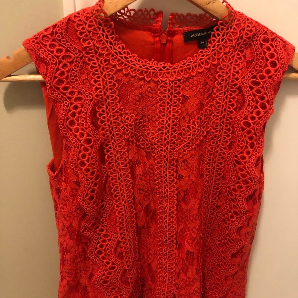 Chic Red Lace Sleeveless Blouse